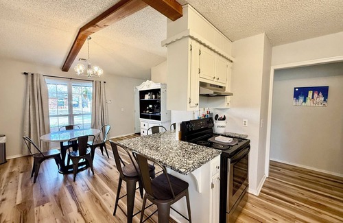 Broken Arrow House | Cheerful 3-br home w/gourmet coffee bar, patio, fenced backyard