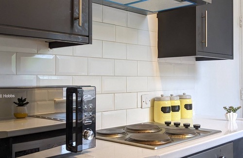 Newcastle-upon-Tyne Apartment | Cheerful 3 Bedroom Home in Tyne and Wear