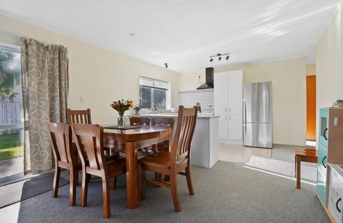 Birkdale House | Cheerful 3BR Home With Free WiFi & Netflix