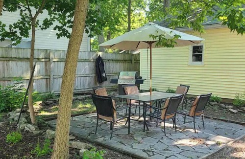 Lakeside Cottage | Cheerful 3 bedroom cottage in Lakeside Ohio