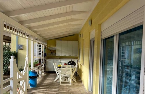 Ishem Villa | Cheerful 4-bedroom villa with garden and indoor fireplace.