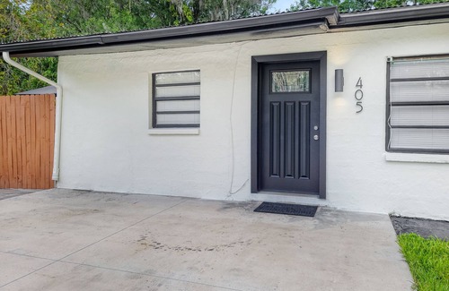 Lutz House | Cheerful 4-bedroom Home near Bush Gardens