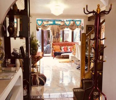 Elephant and Castle House | Cheerful 4 bedroom house with garden free parking