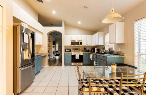Riverview House | Cheerful 4 Bedroom Paradise with Pool and Hot Tub