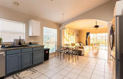Riverview House | Cheerful 4 Bedroom Paradise with Pool and Hot Tub