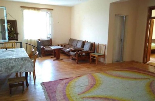 Tsilkani House | Cheerful 4-bedroom vacation home Villa Jibo.