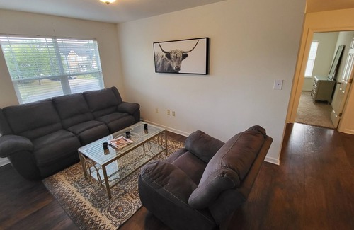 Sunshine House | Cheerful 6BR between LSU & NOLA