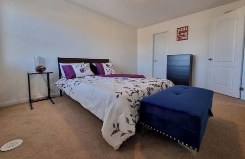 Halton Regional Municipality House | Cheerful and Cozy 2 Bedroom 2 Bathroom Townhouse