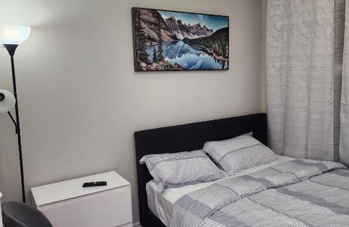 Brampton West Apartment | Cheerful and Cozy Bedroom with a street view close to Airport in the Heart of Brampton