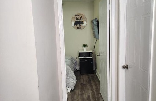 Brampton West Apartment | Cheerful and Cozy Bedroom with a street view close to Airport in the Heart of Brampton