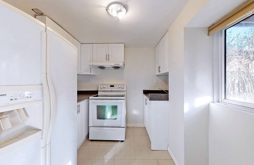 Seven Oaks House | Cheerful and Spacious 6 Bedroom and 4 Bathroom House