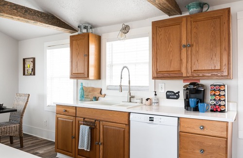 Surfside Beach House | Cheerful "Bay B Shark" 2 bedroom canal front home- 2 min from the beach