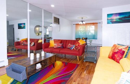 Baldwin House | Cheerful & Beautiful 3-Bedroom Ranch with parking in Baldwin, NY