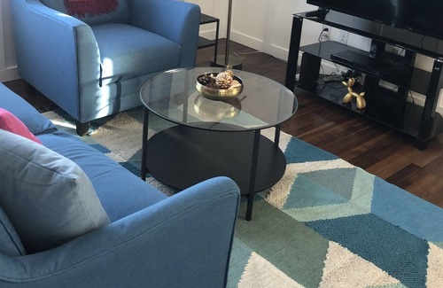 Prince George House | Cheerful Bright 3BDR Quiet Neighborhood Dog Friendly