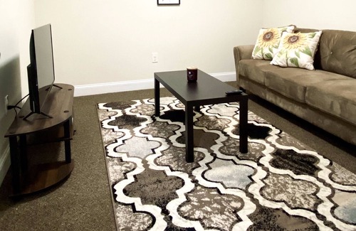 Germantown House | Cheerful Cozy Single-Level Home in Germantown, MD