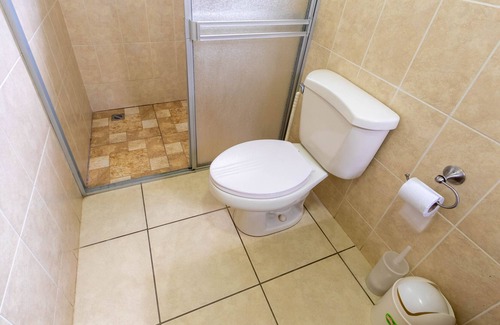 Managua House | Cheerful family friendly home in gated community.