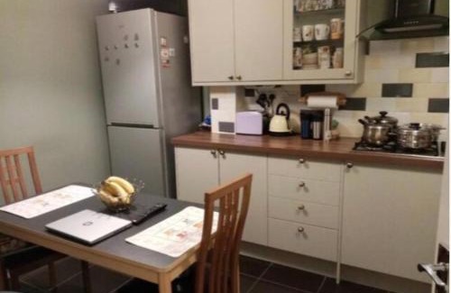 Heeley House | Cheerful Heeley Home