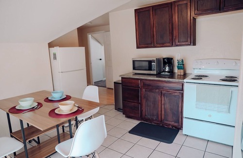 North Park House | Cheerful home close to down town provo, I-15, BYU