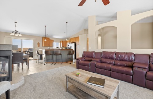 Rapid City House | Cheerful Home, Convenient, Close to Everything!