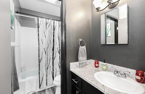 Hot Springs Village Apartment | Cheerful Hot Springs Village Condo