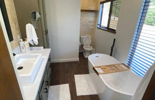 Three Rivers House | CHEERFUL HOUSE WITH RIVER AND MOUNTAIN VIEWS! NEW