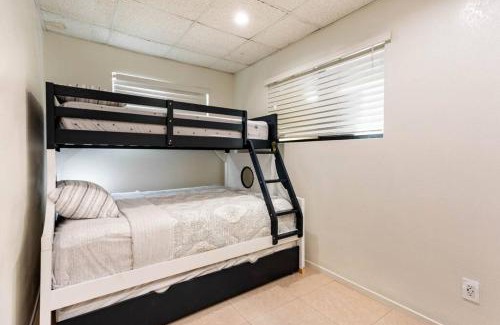 Three Rivers House | CHEERFUL HOUSE WITH RIVER AND MOUNTAIN VIEWS! NEW