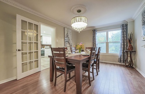 Richmond Hill Villa | Cheerful luxury 7 bedroom/7 washroom ravine house
