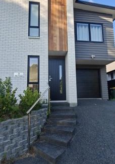 Hamilton House | Cheerful Spanking New House with 3 Bds 2 and half Bath