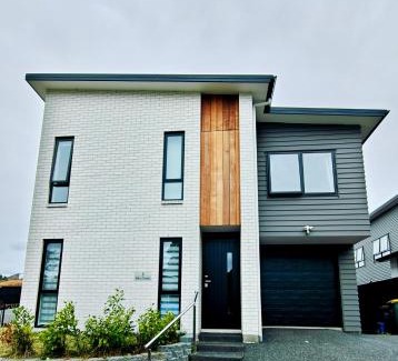 Hamilton House | Cheerful Spanking New House with 3 Bds 2 and half Bath