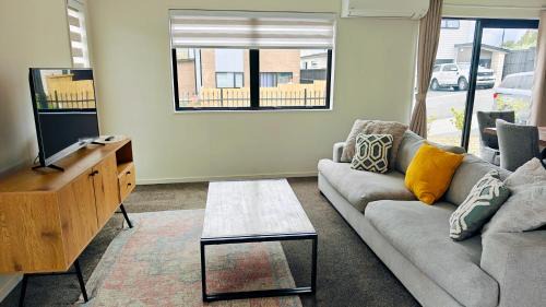 Hamilton House | Cheerful Spanking New House with 3 Bds 2 and half Bath
