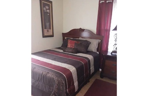 West Pensacola House | Cheerful three bedroom home in Pensacola Fla