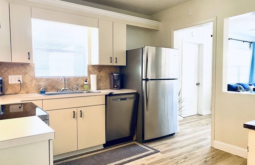 Paver Park House | Cheery Fenced Home Pets Welcome