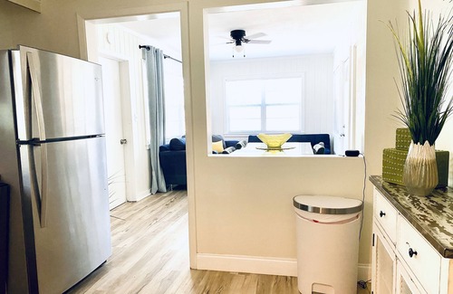 Paver Park House | Cheery Fenced Home Pets Welcome