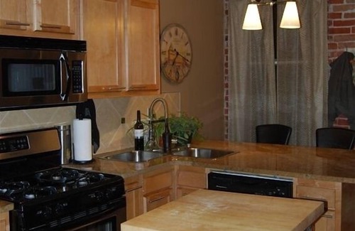 Cheesman Park House | Cheesman Park 2-Bed.1910 Charm W/Modern Flair. Great Location!