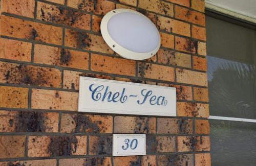 Hat Head House | Chel Sea