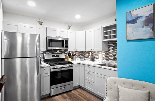 Roosevelt Condo | Chelsea Place by RedAwning