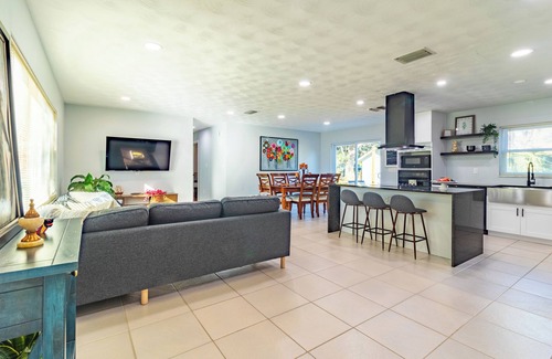 Riverview House | Chelsea’s Cozy Place! Newly Renovated and Huge Fenced-In Yard