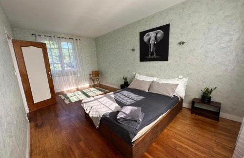 Nantheuil House | Chemin du bel air