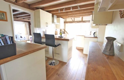 Ashford House | Chequer Tree Oast - Stunning Converted Oast House between Ashford and Tenterden