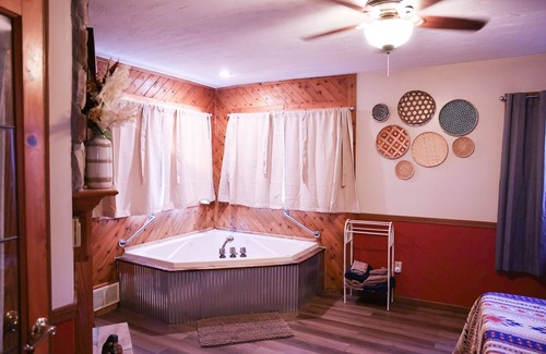 Carbon Hill Cabin | Cherokee way at Avenwood Cabins