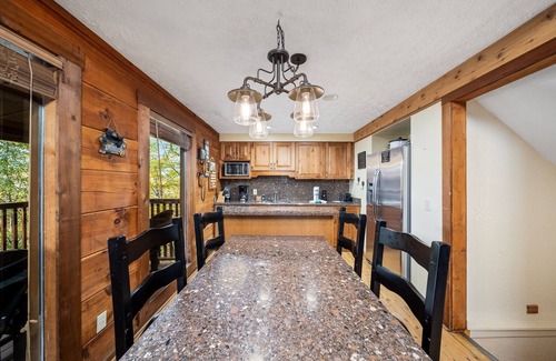 Chalet Village Cabin | Cherokee Winds - 2bd 3bth in Chalet Village w/Mountain Vews!