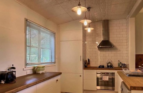 Beechworth Cottage | Cherry Blossom- Beechworth Getaways dog friendly