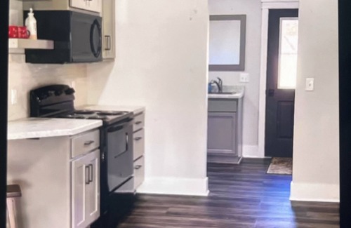 Valentine House | Cherry Street Cottage is a nice 2-bedroom house in Valentine that has it all.