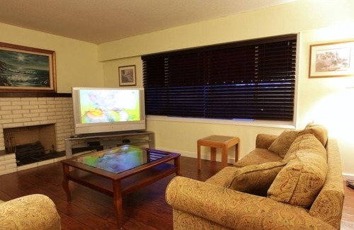 Cordova Bay Hotel | Cherry Tree Inn Victoria
