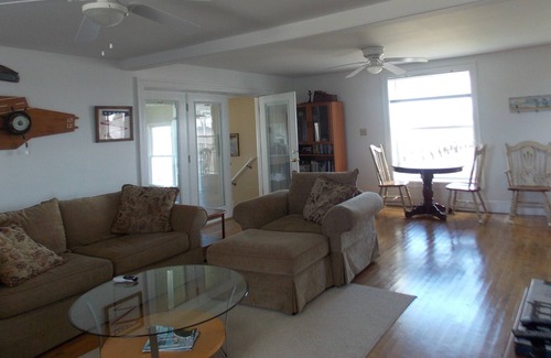 Upper Fairmount House | Chesapeake Bay family retreat - crab, fish, swim, and boat. 70' Private beach