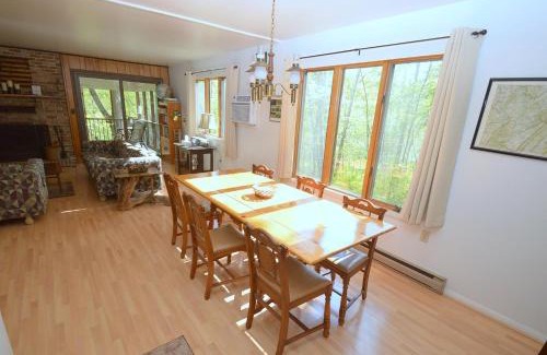 Great Cacapon House | Chesnutt Cabin - Riverfront, Fire Pit, Game Room, Wifi, Screen Porch, View, King Bed