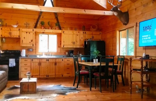 Waterville Cabin | Chestnut 3 Bed /2 Bath cabin with Hot Tub Jacuzzi