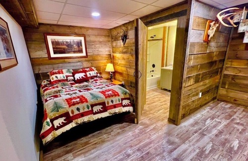 Waterville Cabin | Chestnut 3 bedroom Log Cabin with Hot Tub Jacuzzi