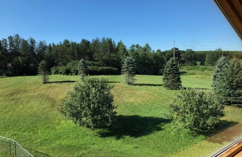 New Auburn House | Chetek Country Home 4 bedroom/3 bathroom 4 acre property (Sleeps 15)