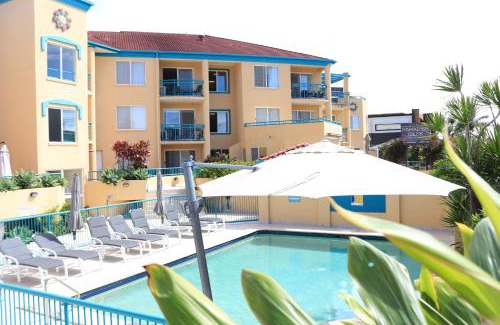 Surfers Paradise Apartment | Chevron Island Apartment - Cosy and Convenient